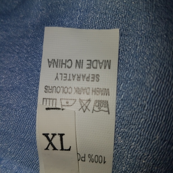 Beautiful soft blouse - Picture 3 of 5